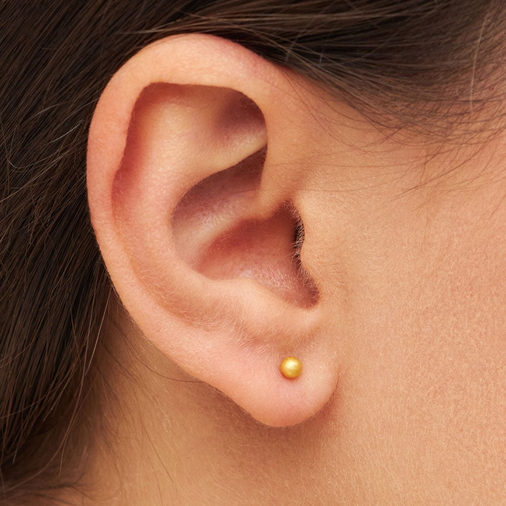 LULU Copenhagen Ball Brushed earring 1 pcs Ear stud, 1 pcs Gold plated