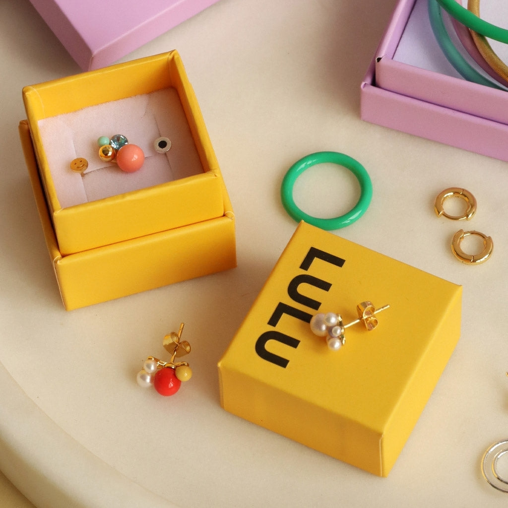 LULU Copenhagen Bouquet Red earring 1 pcs Ear stud, 1 pcs Gold plated