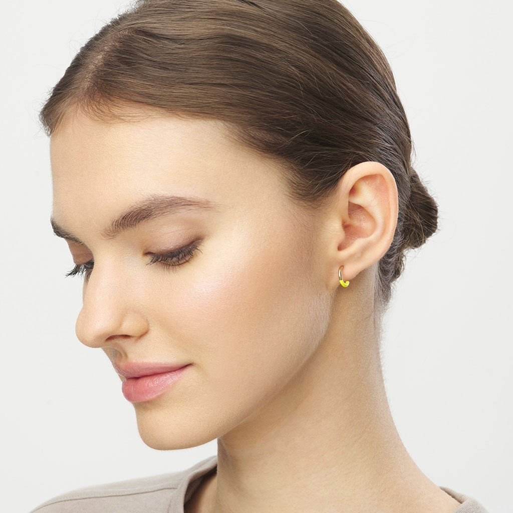 LULU Copenhagen Color Hoop Half Dip 1 pcs gold plated Hoops Wild Lime
