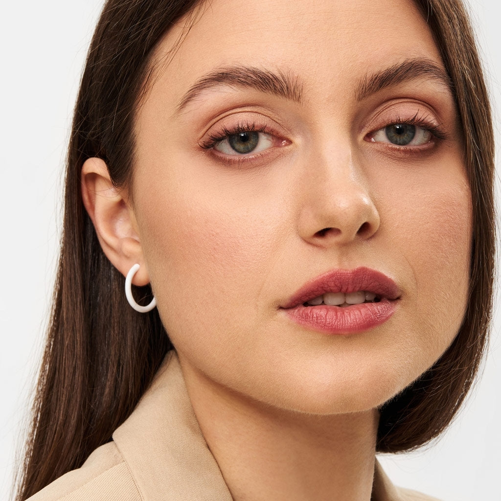 LULU Copenhagen Color Hoops Medium pair Hoops White
