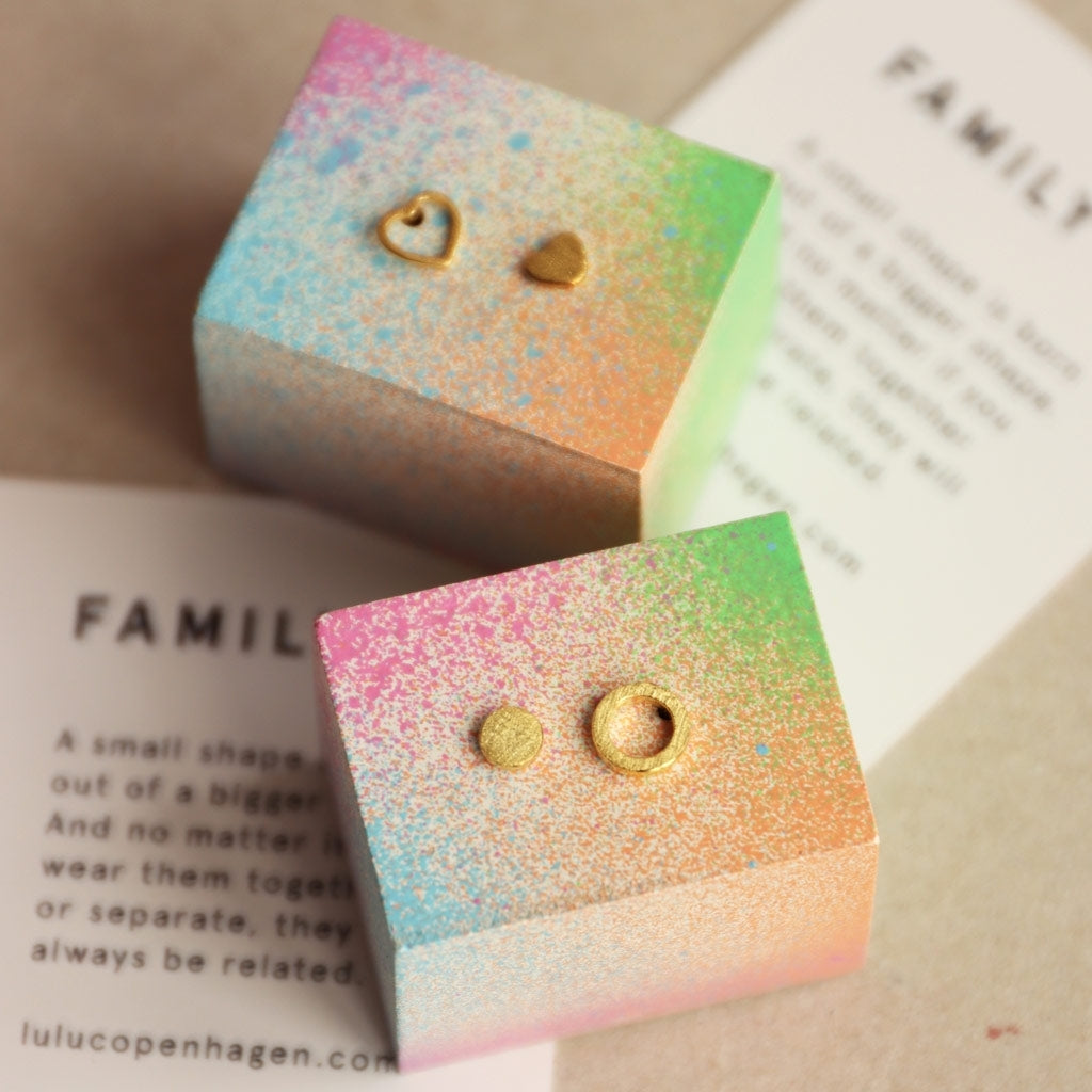 LULU Copenhagen Family Round Earrings pair brushed Earrings, pairs Gold plated