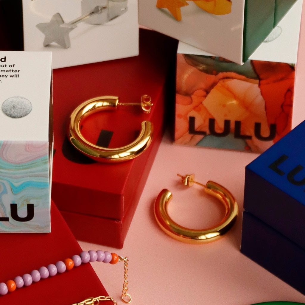 LULU Copenhagen Non Hoops Chunky Medium pair shiny Hoops Gold plated