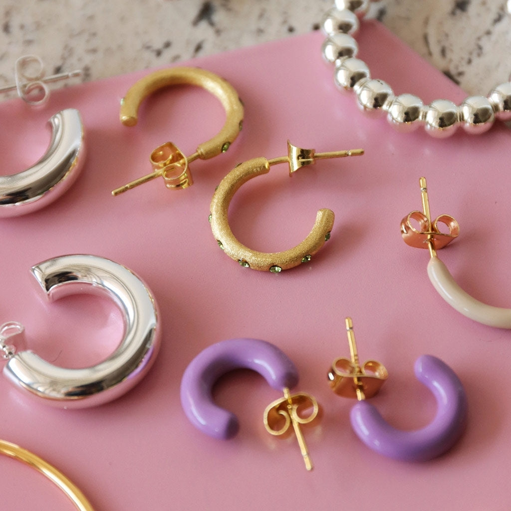 LULU Copenhagen OMG Hoops Medium par gold plated Hoops Light Green