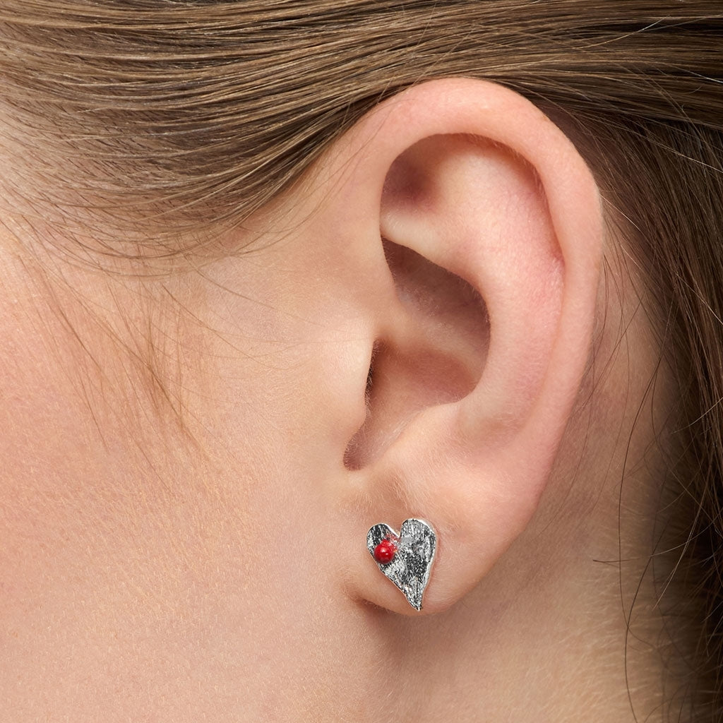 LULU Copenhagen Sweet Heart earring 1 pcs Ear stud, 1 pcs Passion Red
