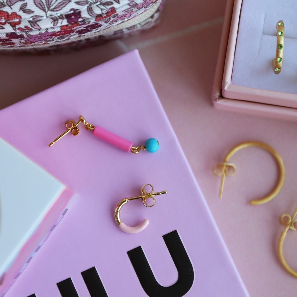 LULU Copenhagen Topping Short Pipe earring 1 pcs Ear stud, 1 pcs Pink
