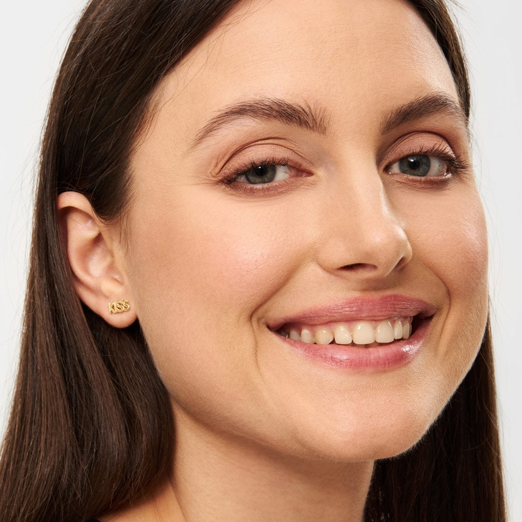 LULU Copenhagen Word Kiss earring 1 pcs Ear stud, 1 pcs Gold plated