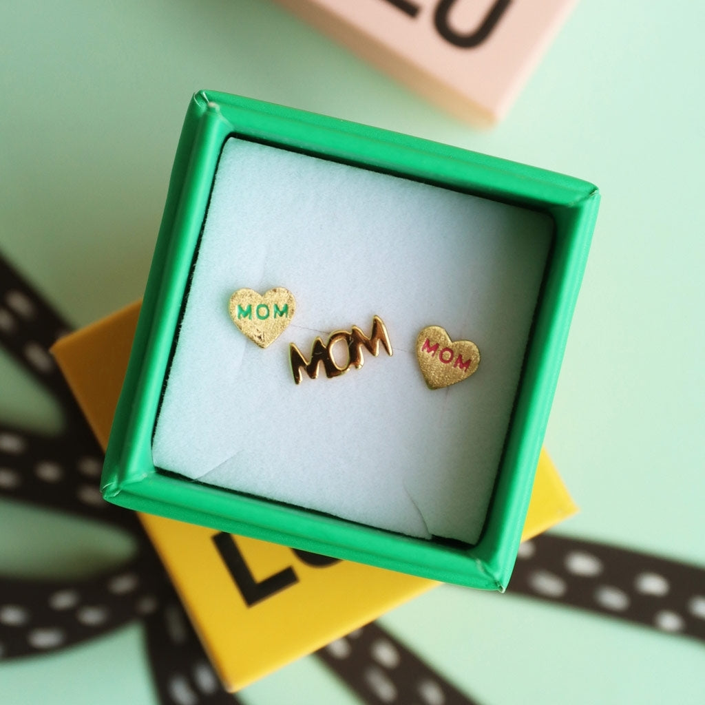 LULU Copenhagen Word Mom earring 1 pcs Ear stud, 1 pcs Gold plated