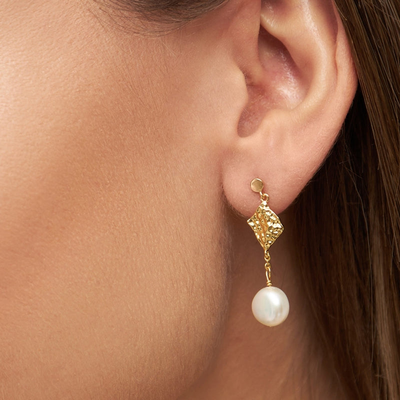 LULU Copenhagen Boheme Pearl 1 pcs Ear stud, 1 pcs Gold plated