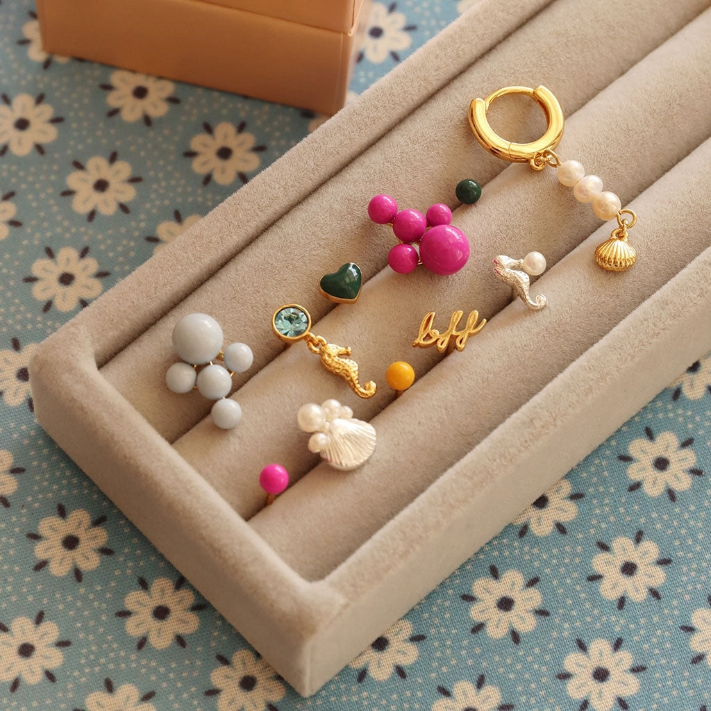 LULU Copenhagen Bouquet Shell & Pearls earring 1 pcs Ear stud, 1 pcs Silver Plated