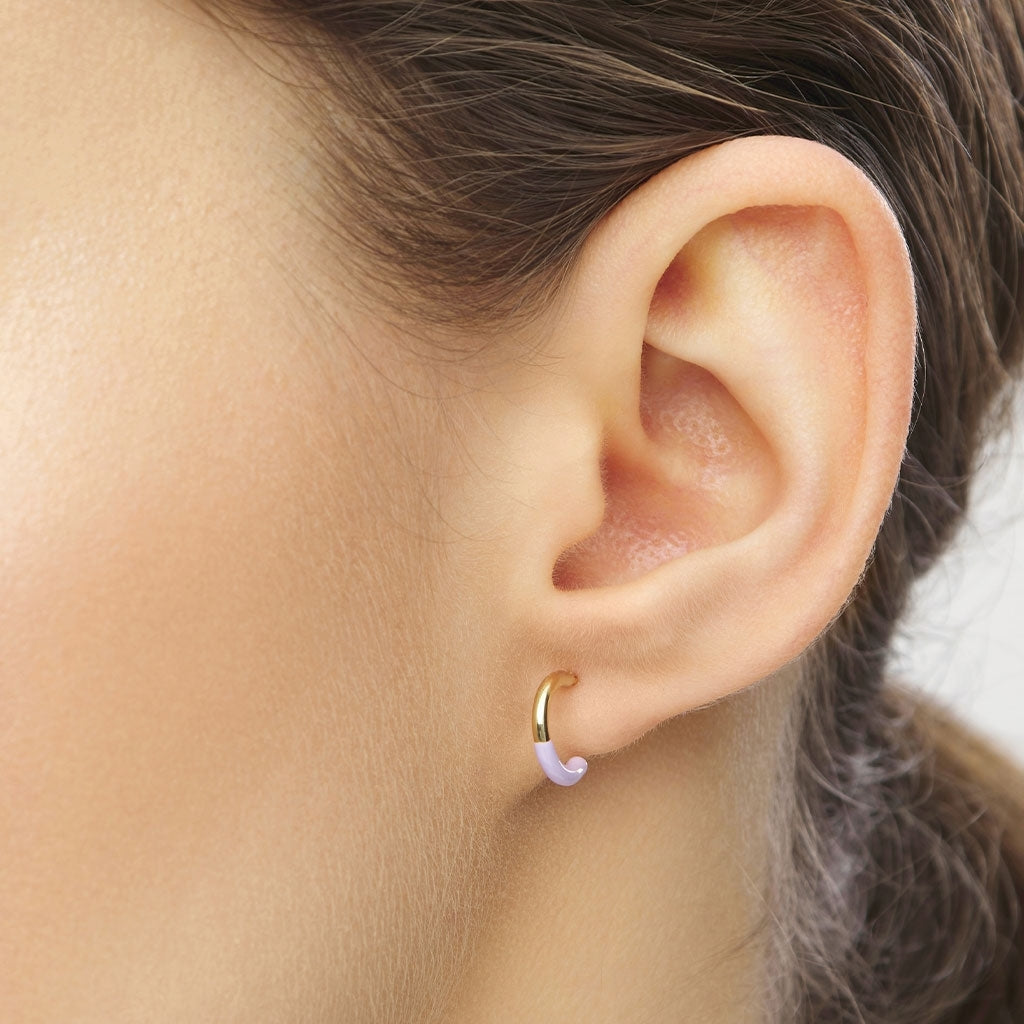LULU Copenhagen Color Hoop Half Dip 1 pcs gold plated Hoops Purple
