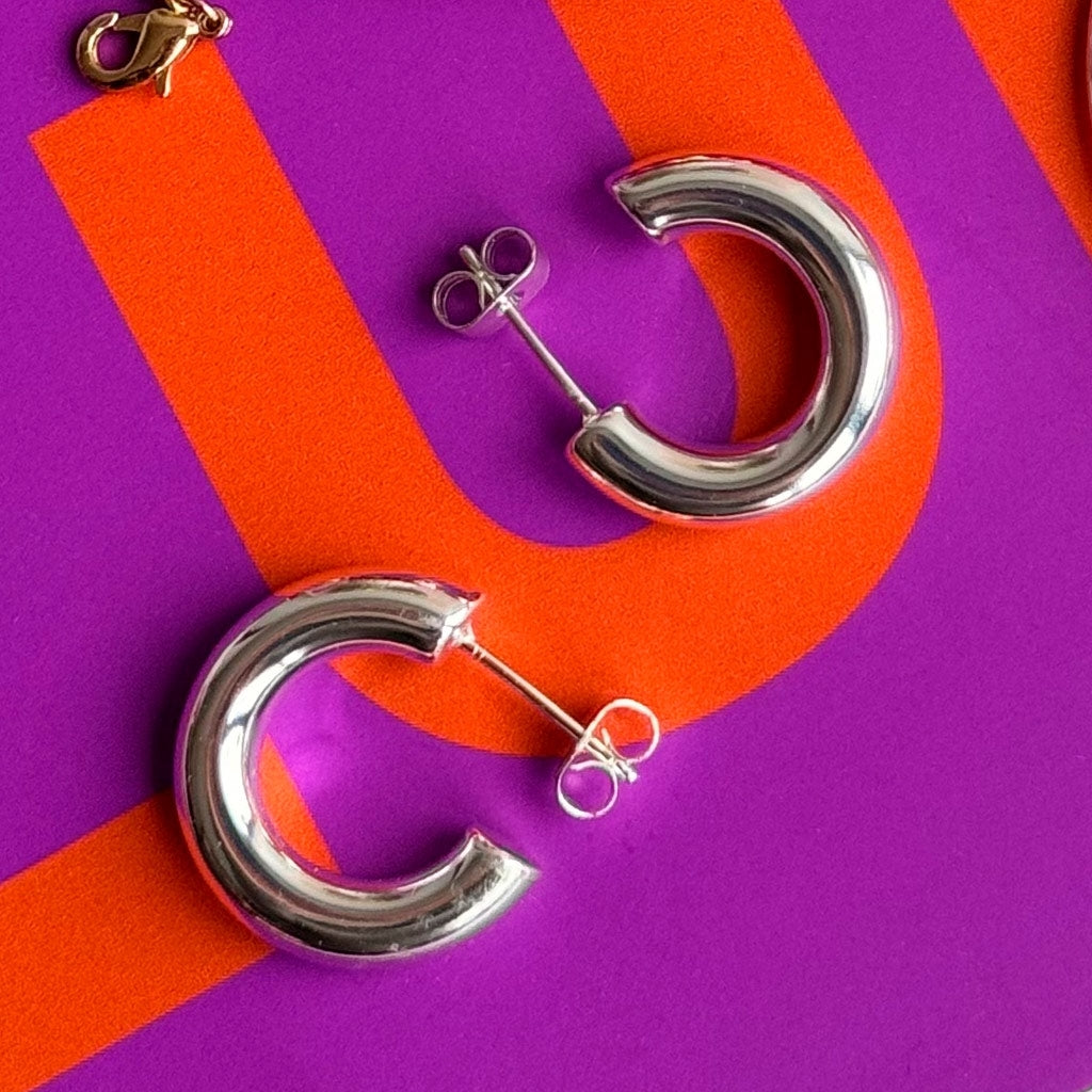 LULU Copenhagen Non Hoops Chunky Small pair Hoops Silver Plated