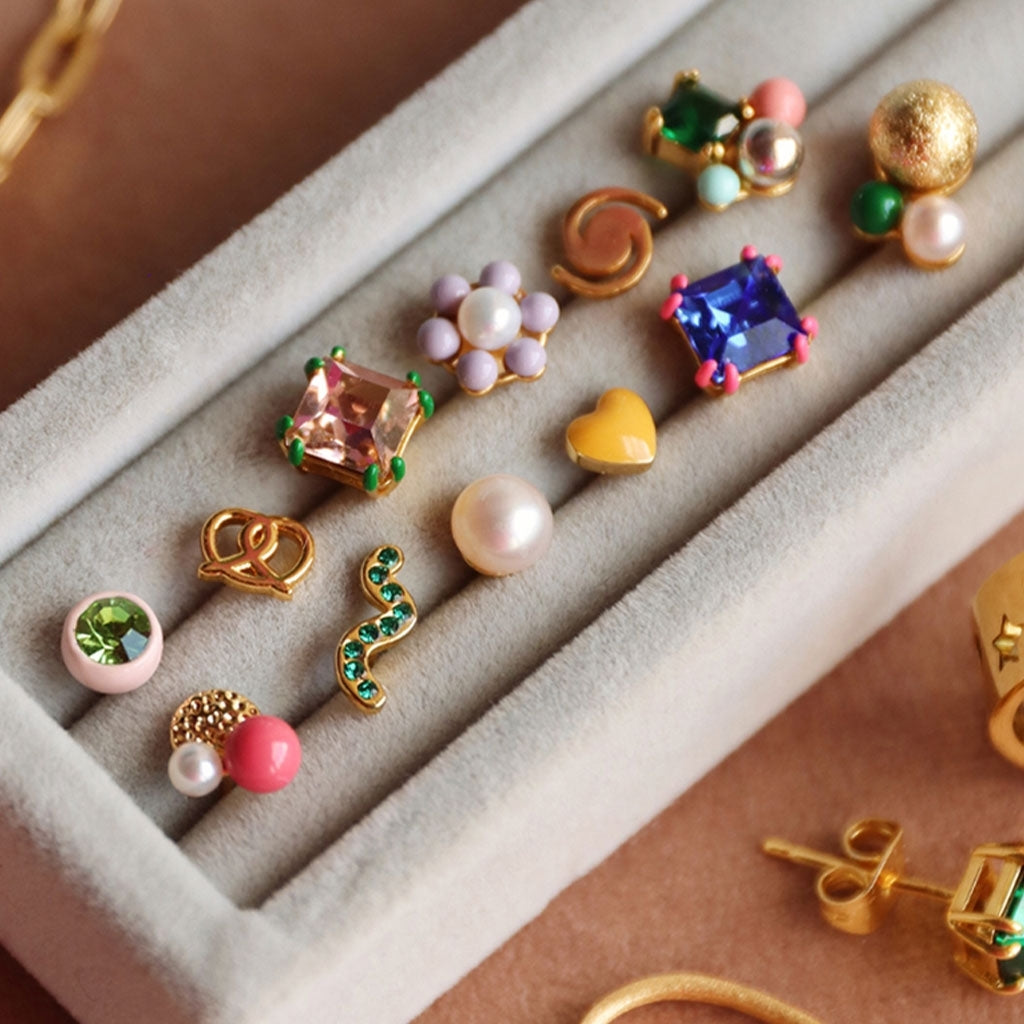 LULU Copenhagen Pretzel earring 1 pcs Ear stud, 1 pcs Gold plated
