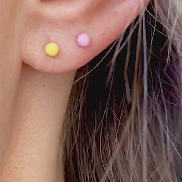 LULU Copenhagen Color Ball earring 1 pcs Ear stud, 1 pcs Light Pink - Video preview